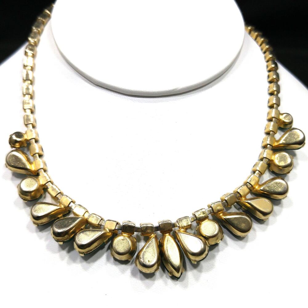 Vintage Emerald Green Rhinestone Choker Necklace, Gold Plated, 14 3/4 Inches - Picture 5 of 10